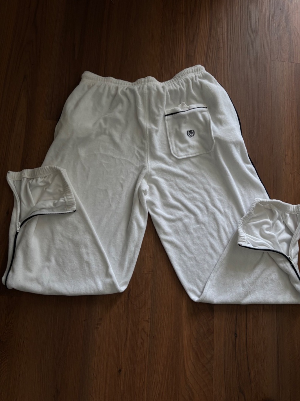 Sweats - Picture 4 of 4